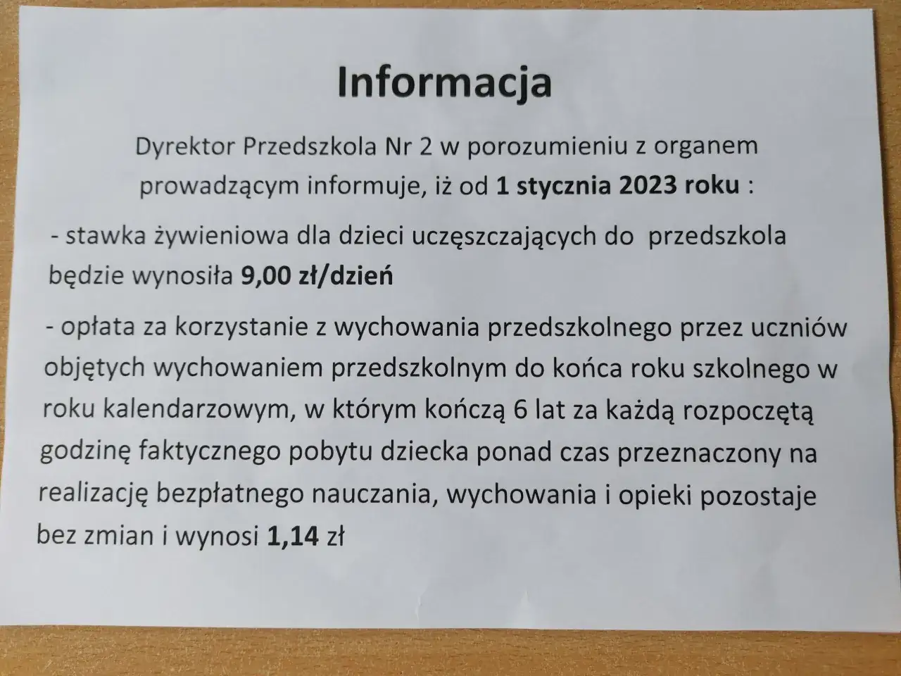 Informacja o tym, ile kosztuje wyżywienie w przedszkolu publicznym: stawka 9 zł/dzień. Dodatkowo opłata za dodatkowe godziny pobytu dziecka.