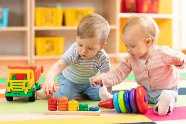 Żłobek od którego miesiąca: Kiedy najlepiej zapisać dziecko?