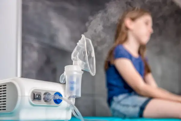 Jak zrobić dziecku inhalacje z soli fizjologicznej bez stresu i bólu
